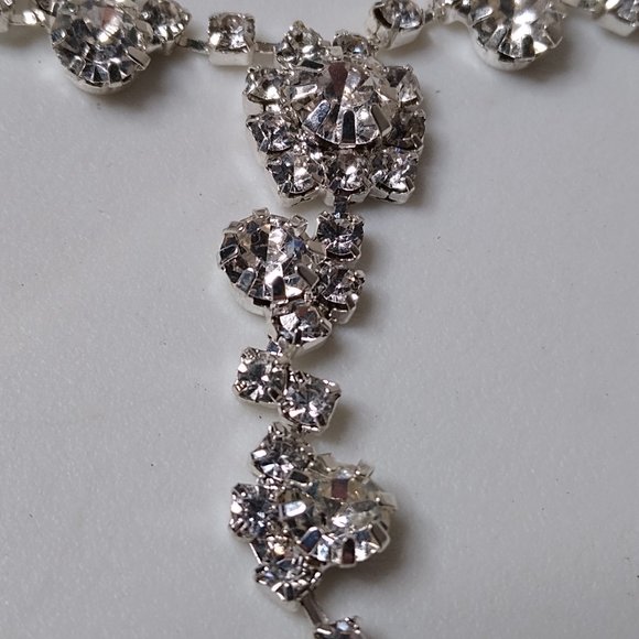 Decorative Y Shaped Necklace Adjustable 16 To 20 Inches - Picture 6 of 14